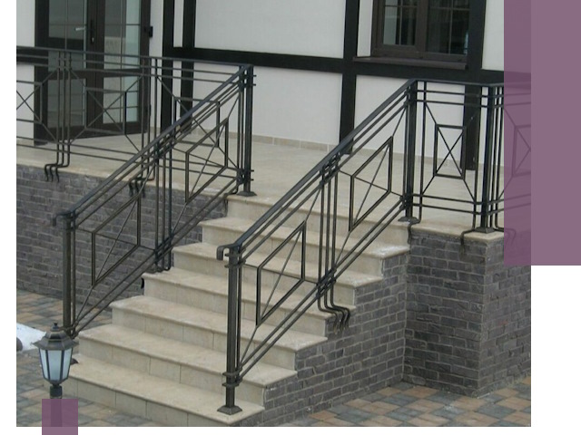 Перила для крыльца в Ленинске-Кузнецком — монтаж, изготовление и установка