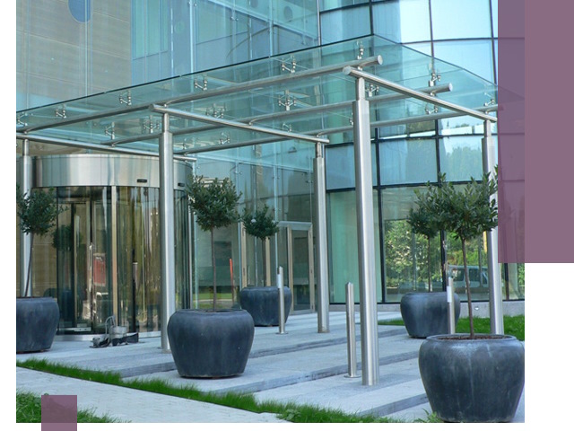 Навесы из стекла на заказ в Ленинске-Кузнецком — монтаж и установка