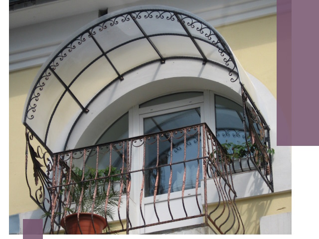 Козырьки над балконом в Ленинске-Кузнецком — изготовление и монтаж