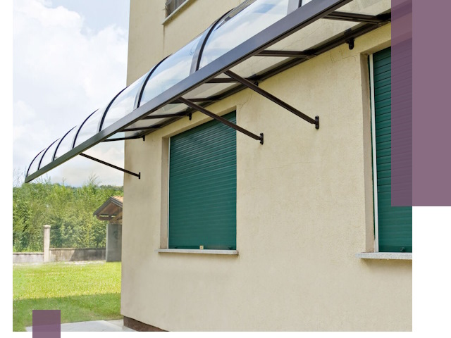 Козырьки над окнами в Ленинске-Кузнецком — изготовление и монтаж по выгоде